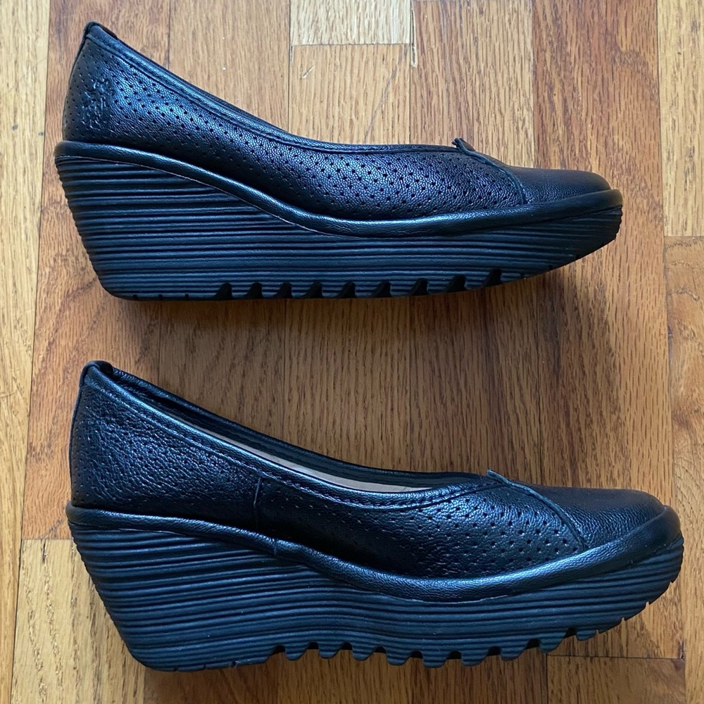 Fly London black leather perforated wedge shoes sz 36